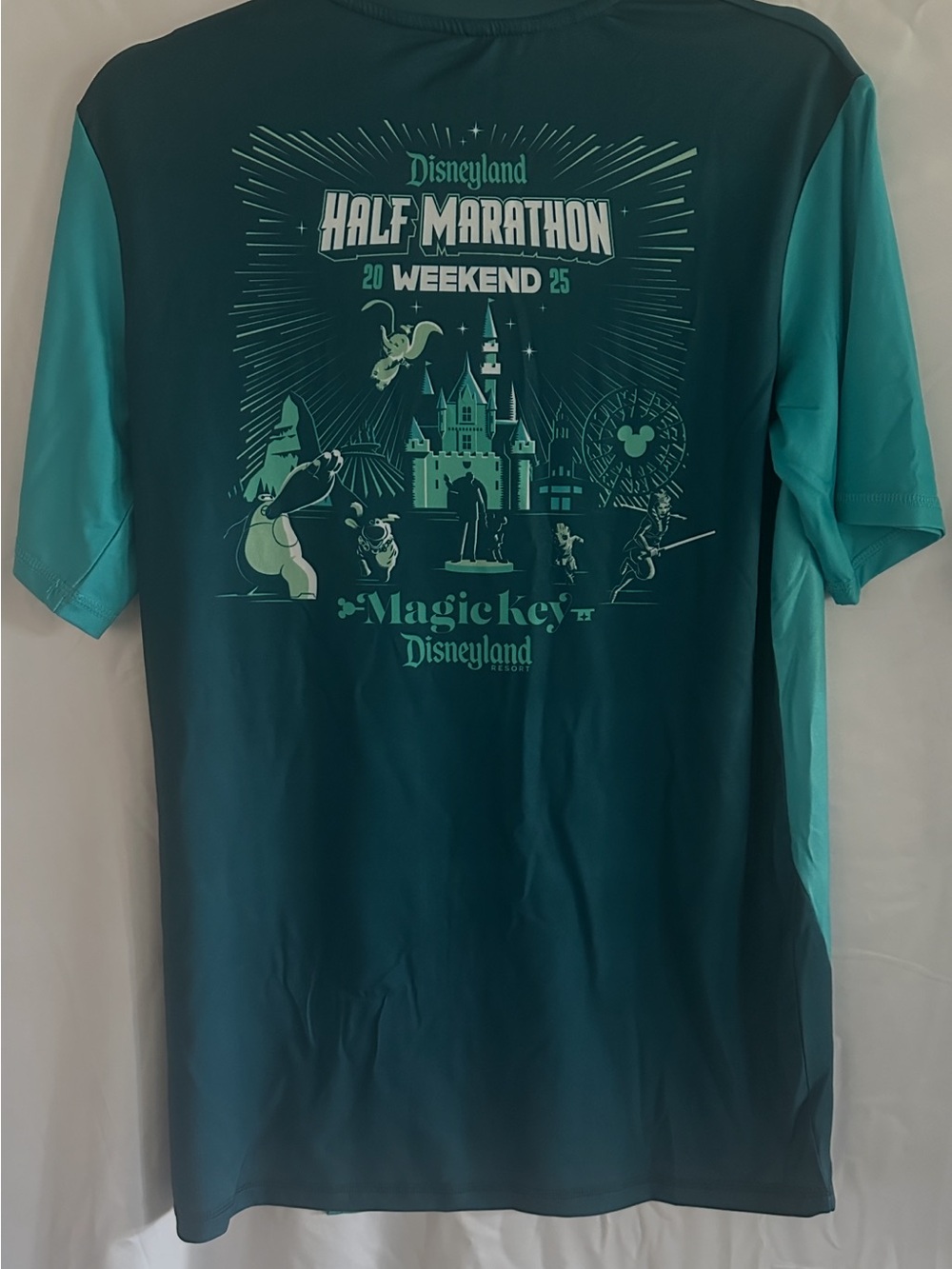 Disneyland Half Marathon 2025 Magic Key RunDisney Shirt NWT Unisex XS